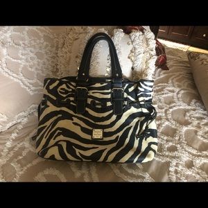 EUC DOONEY & BOURKE TOTE